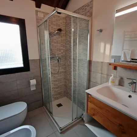 Charming Loft Apartment 15M To Venice Exterior photo